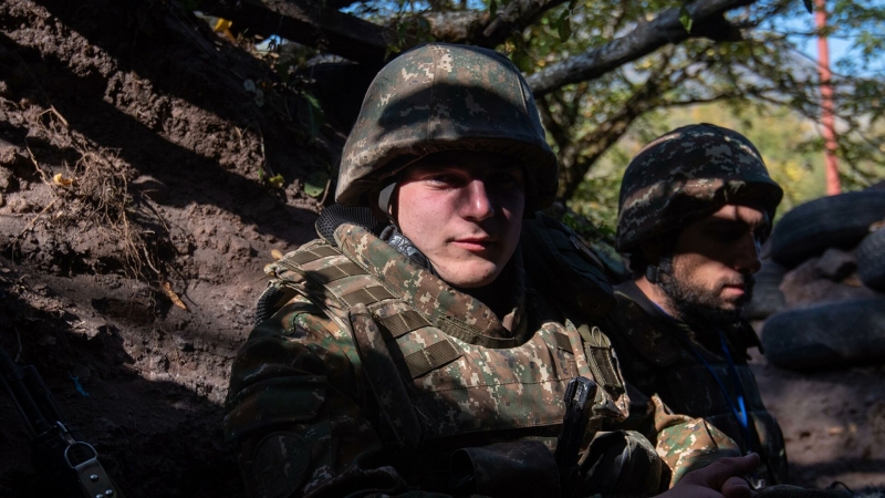 Армия Карабаха потеряла связь с военнослужащими нескольких боевых постов