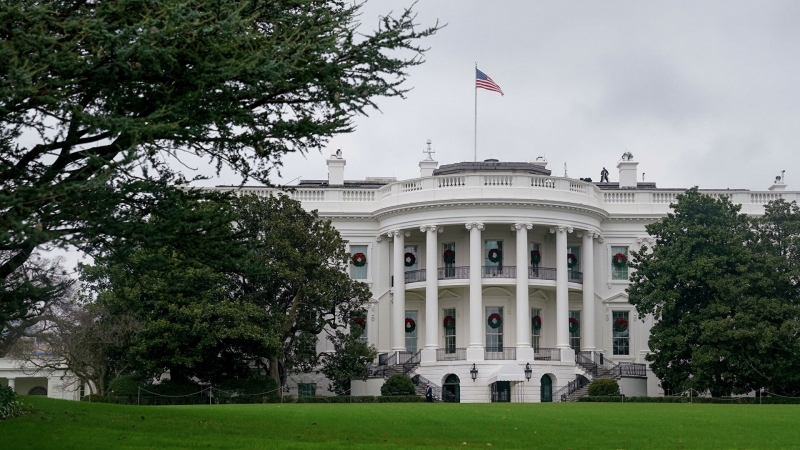 Белый дом тщательно продезинфицируют сразу после отъезда Трампа