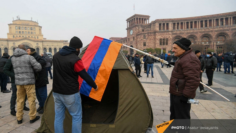 Оппозиция заявила о задержании 34 протестующих в Ереване
