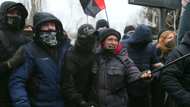 В Киеве возле телеканала "Наш" задержали четырех участников митинга