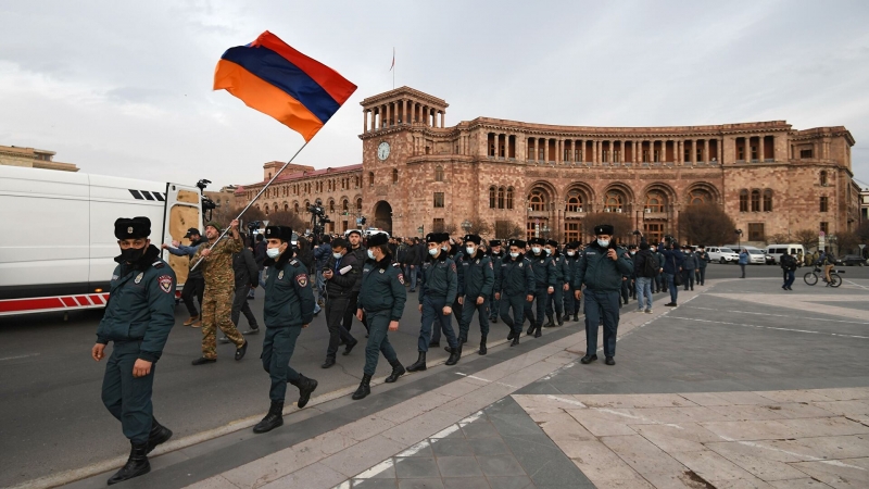 КС Армении рассмотрит иск президента об отставке главы генштаба 1 июня