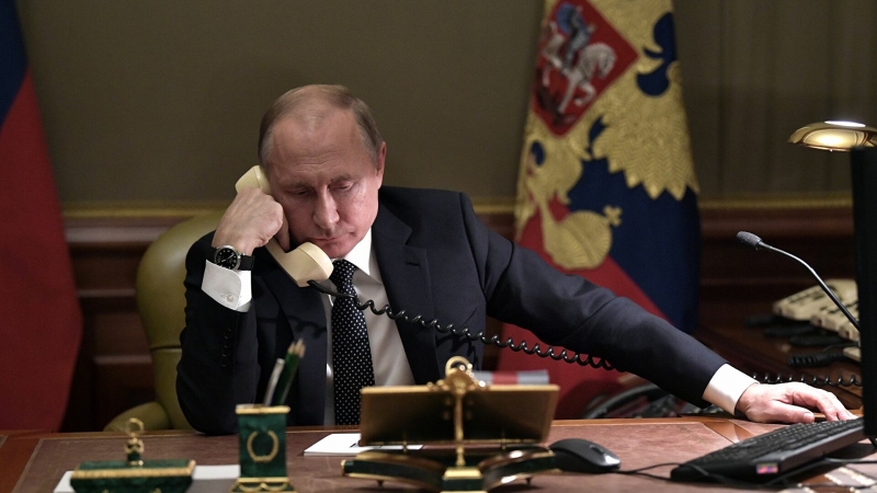 Политологи оценили разговор Путина и Байдена