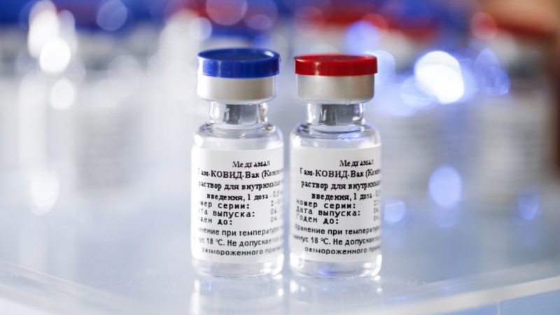 «Спутник V»: полный список противопоказаний, опасность второго укола и новая прививка после вакцинации