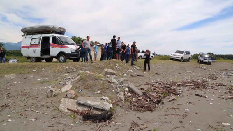 «Правило полуметра»: спасатель назвал возможные причины трагедии в Абхазии