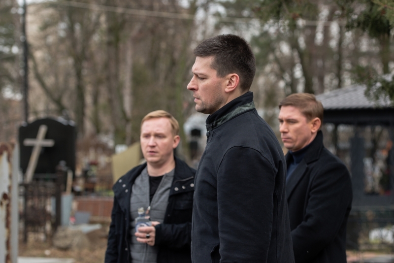 Потерял родителей за год: вслед за отцом актер Даниил Страхов лишился матери