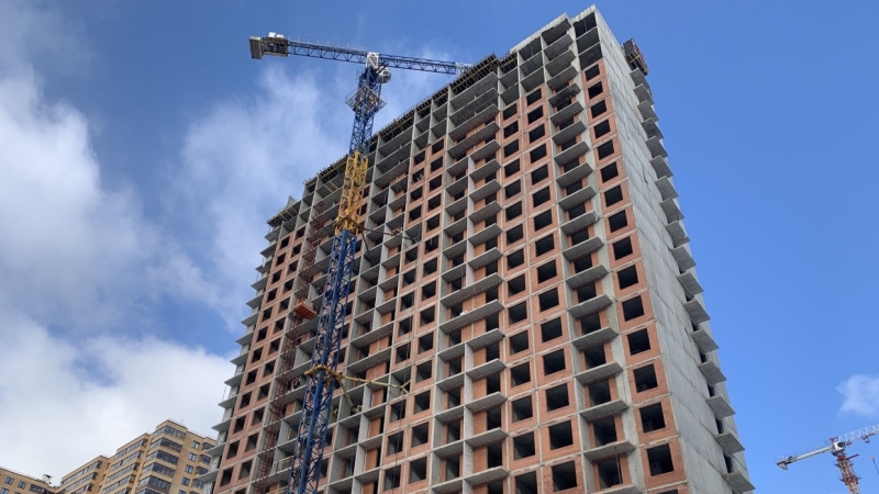 Строители жилых домов в Петербурге выполнили 60 % годового плана