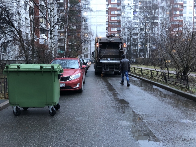 Приход в Петербург нового мусорного оператора сделают для горожан плавным