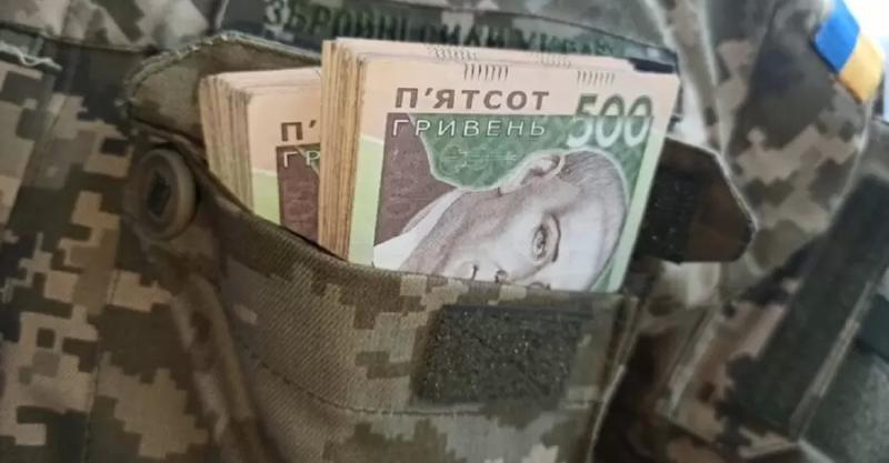 Отдельные военные безосновательно получали боевые 100 тысяч – им выплатили почти 187 миллионов гривен