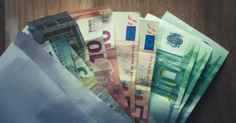Кто скупает евро: Что взвинчивает спрос и каким будет курс к лету