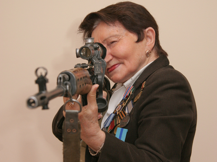 «Главное - не начинать жалеть себя»: снайпер Лидия Бакиева рассказала о своей войне