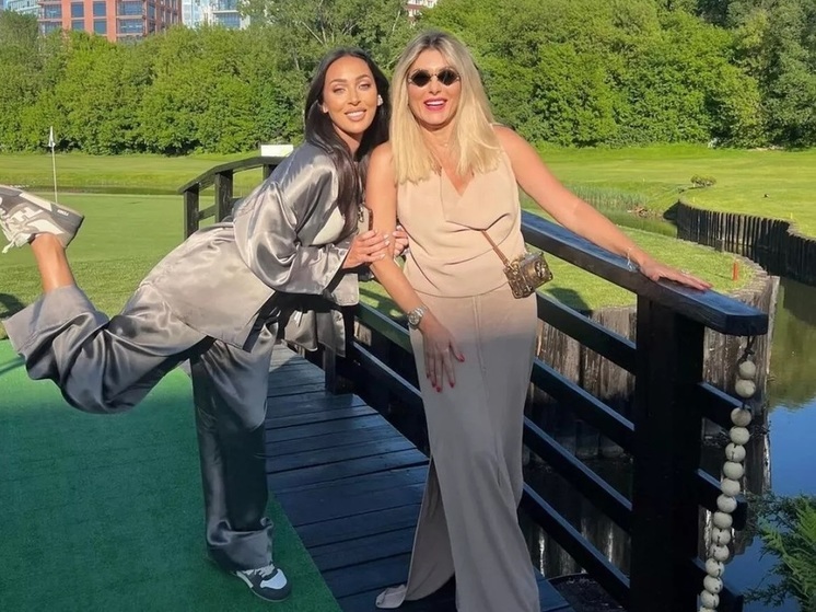 Подавшую на развод Алсу заметили улыбающейся на публике