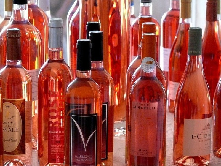 Выявлена главная ошибка при употреблении летом розового вина