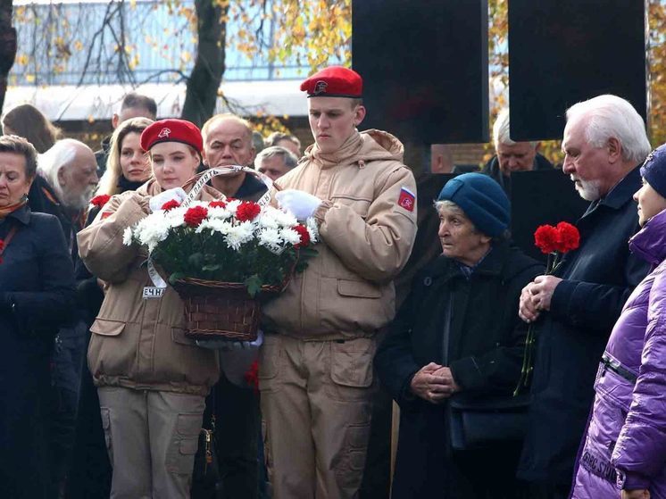 В Москве отдали дань памяти погибшему 30 лет назад военкору «МК» Дмитрию Холодову