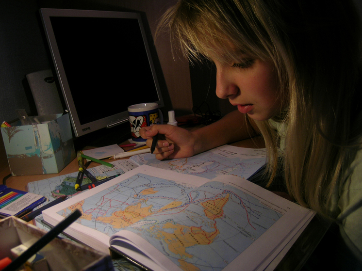 В Госдуме попросили задавать на каникулы меньше уроков