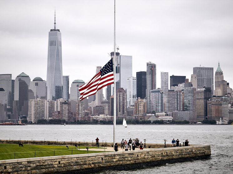 «Никому мы тут не нужны» : россиянка описала мучения в Америке