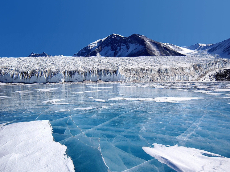 Эксперт объяснил, почему вредно летать над полюсами