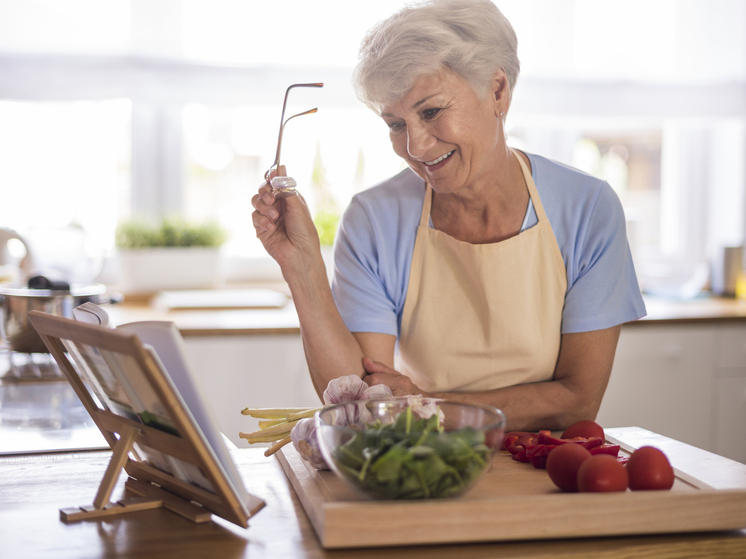 Здоровое питание в среднем возрасте связали с правильным старением: &laquo;нет&raquo; хроническим заболеваниям