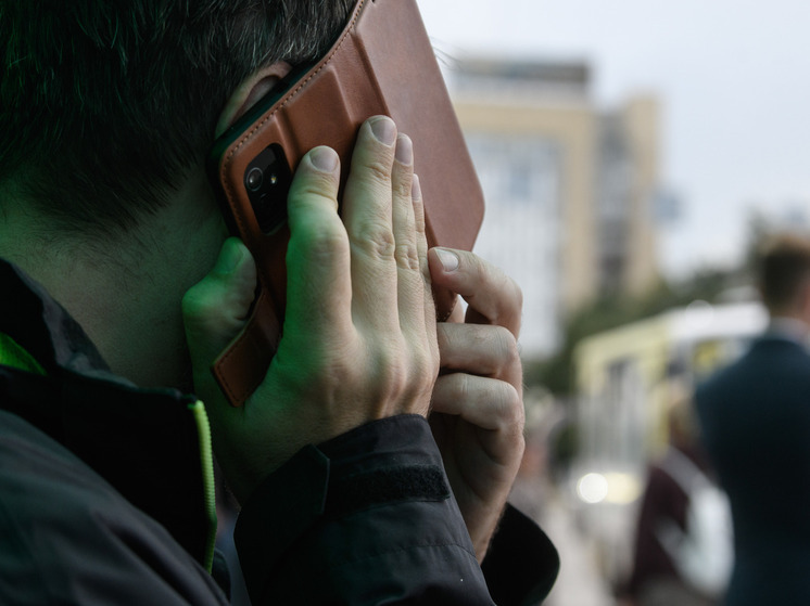 Стало известно, кто чаще подвергается атакам мошенников перед праздниками