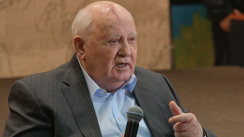 Горбачев поздравил бывшего госсекретаря США Джорджа Шульца со столетием