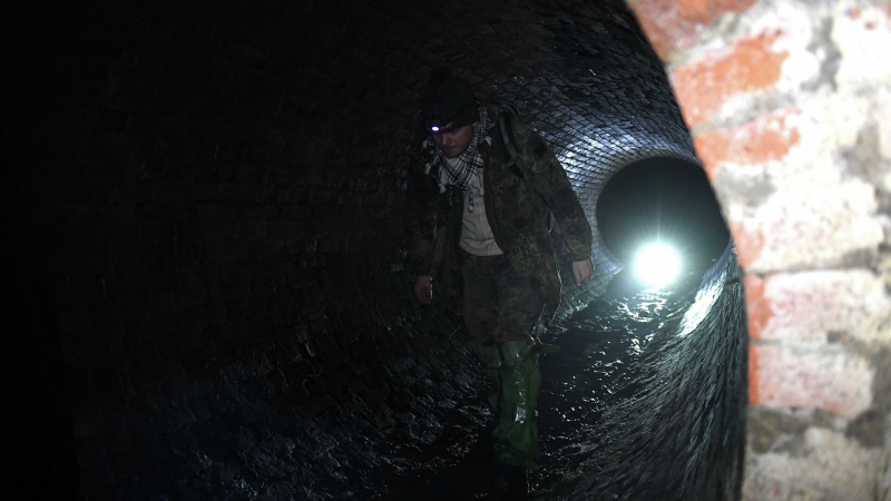 Во Владивостоке под площадью нашли столетний тоннель