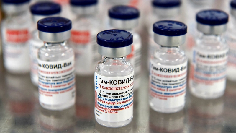 Захарова заявила о "грязной кампании" Запада против вакцины "Спутник V"